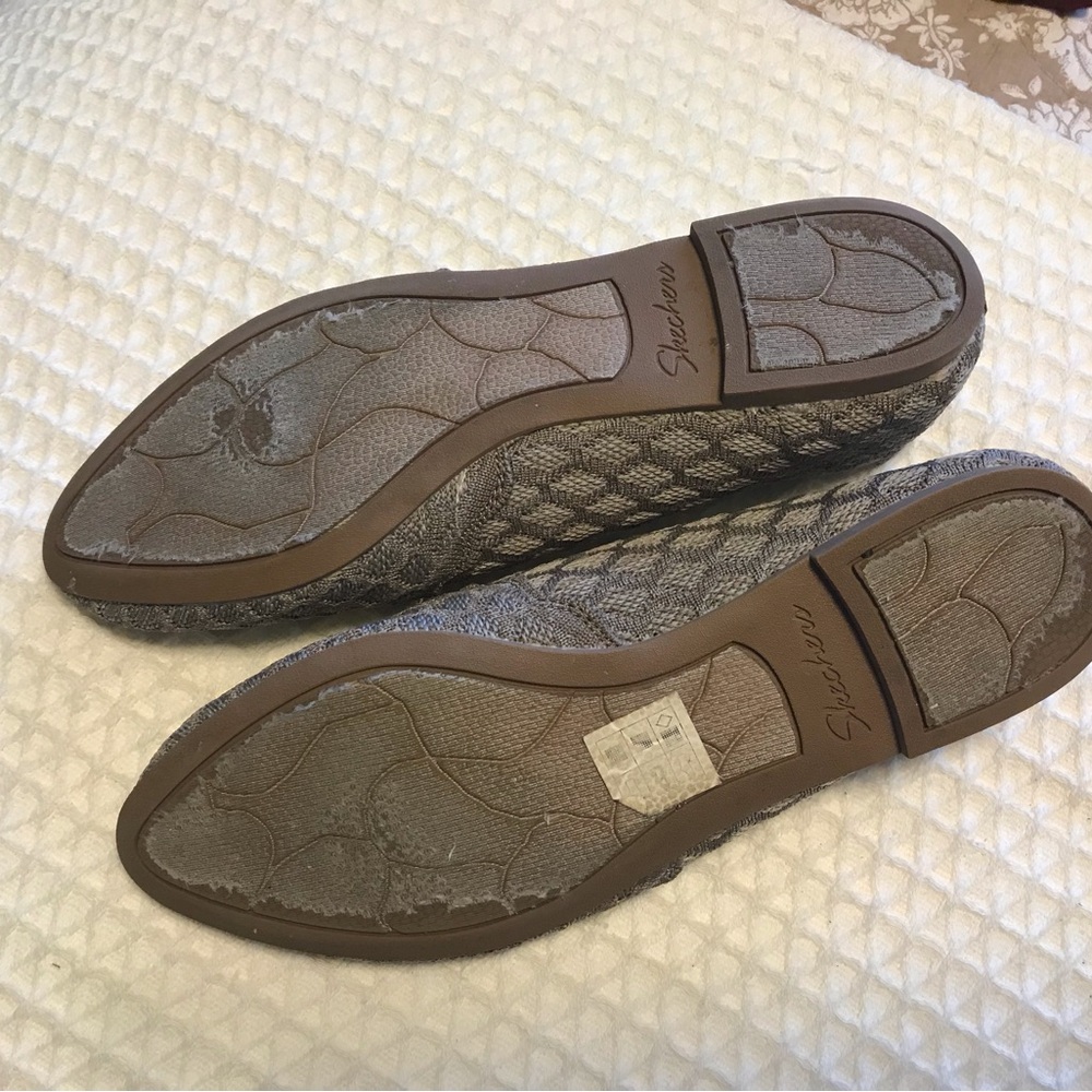 Skechers Women's Textured Taupe Flats - Picture 4 of 5